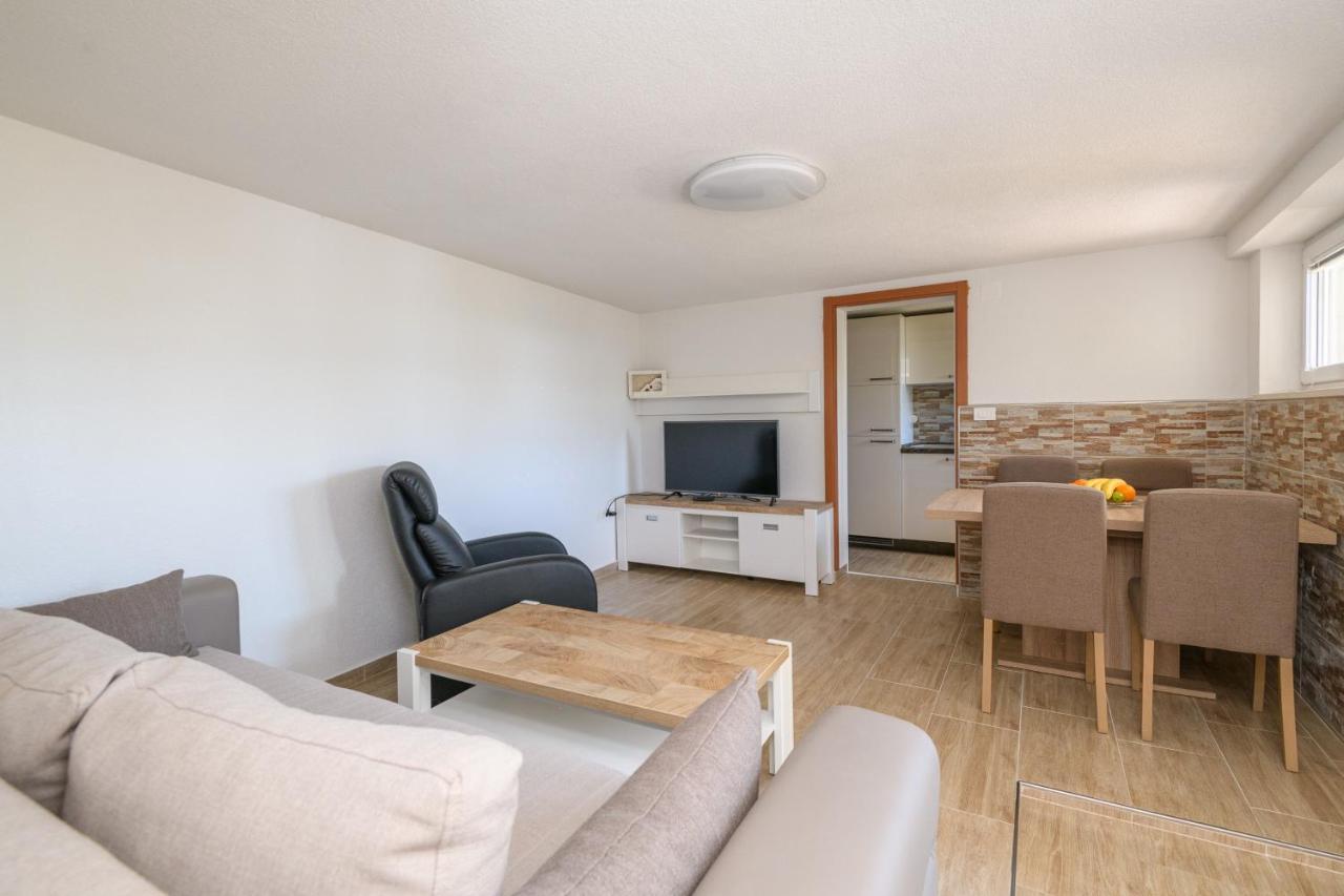 Apartment Mario - Veliki Stan Za Odmor - Terasa- Vrt - Bazen - Pogled More, Izoliran Орасац Екстер'єр фото